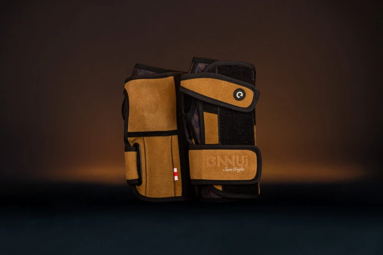 920135-42076_ennui_wristguard_Sam_Crofts_Pro_2025_w002.jpg